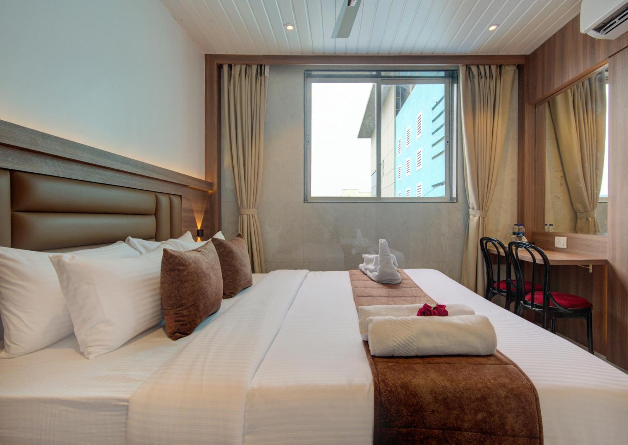Hotel Galaxy Inn Νάβι Μουμπάι Εξωτερικό φωτογραφία